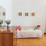 Leccino Primo Piano By Yohome *